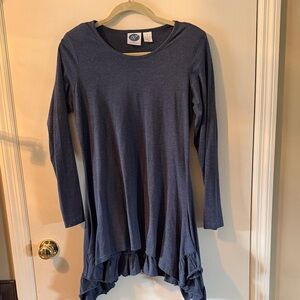DG2 by Diane Gilman Navy Blue Long Sleeve Ruffle Hem Tunic. Never worn